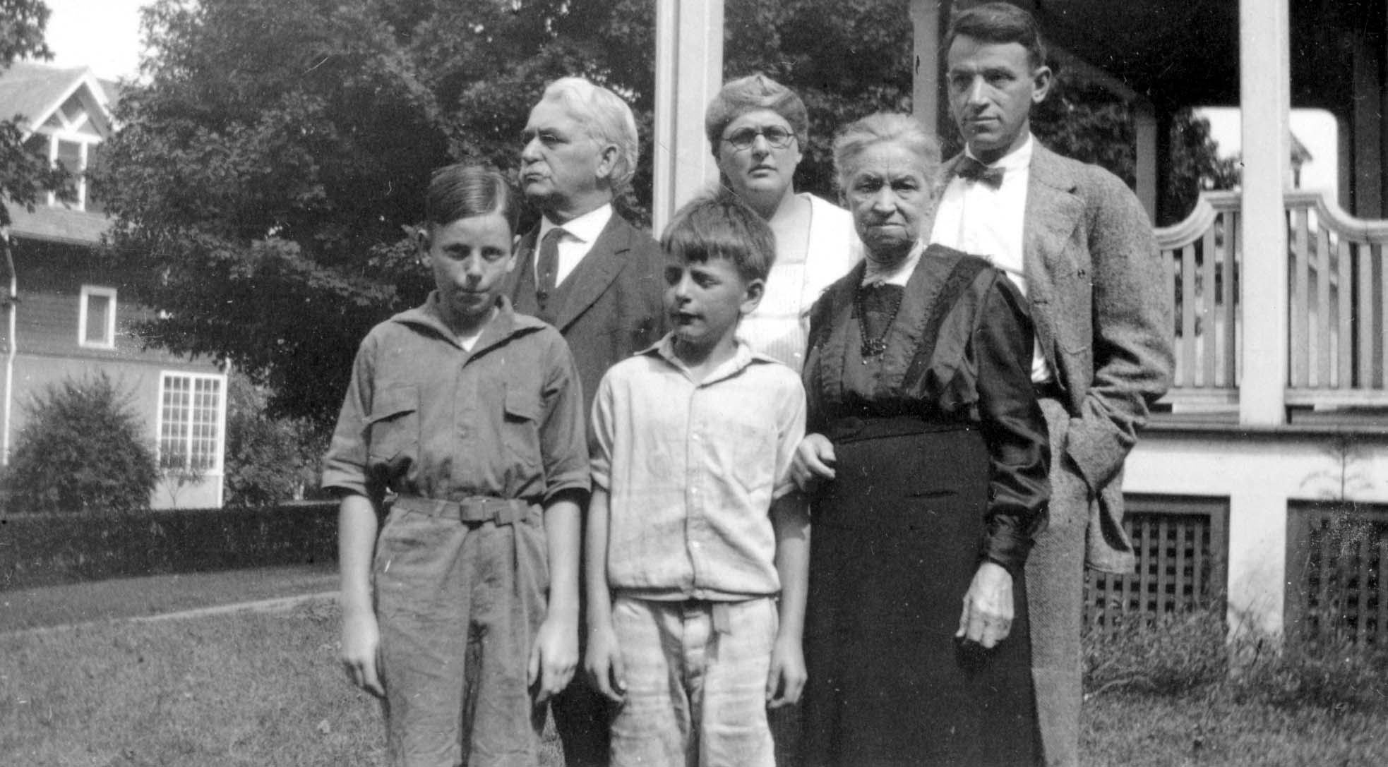 Foto of Geo. L. Buck Family